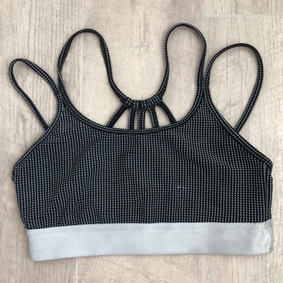 Adorable strappy texture sports bra size s/m. - Picture 5 of 8